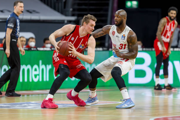 使他能够在 使他能够在